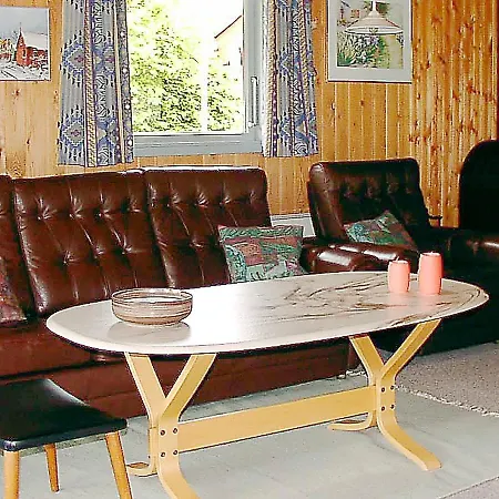 Two-bedroom Holiday In 24